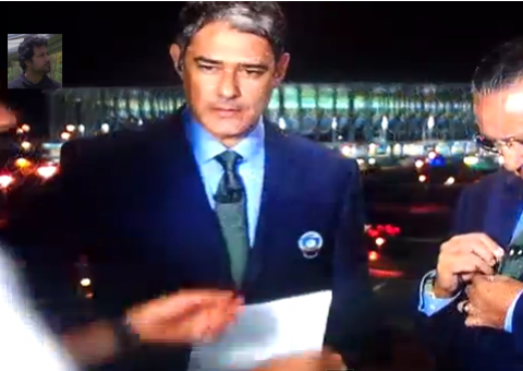 William Bonner empurra funcionário ao vivo no Jornal Nacional. Veja