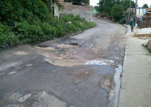 Rua Barão de Jaceguai é uma cratera só