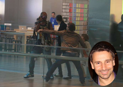 Murilo Rosa se irrita com paparazzo e arma barraco  