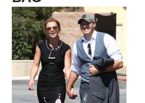 Britney Spears aparece com novo namorado pela primeira vez