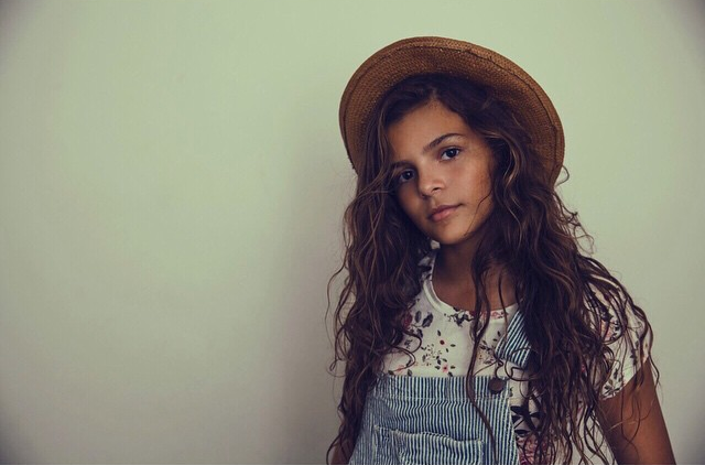  Irmã de Bruna Marquezine impressiona por semelhança com atriz