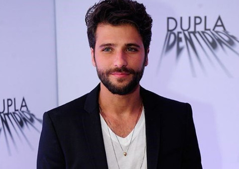 Bruno Gagliasso faz dublê chorar de medo