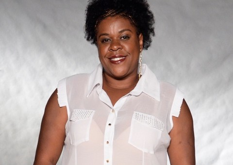 Cacau Protásio sensualiza no banho “Fora preconceito”