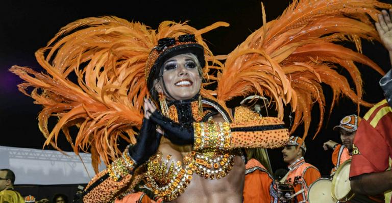 Carnaval: Veja as beldades que agitaram no primeiro dia do desfile