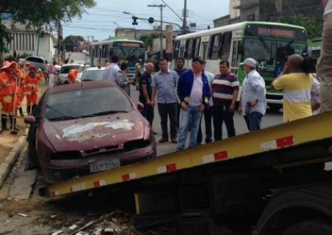 Veículos abandonados das ruas de Manaus vão ser removidos