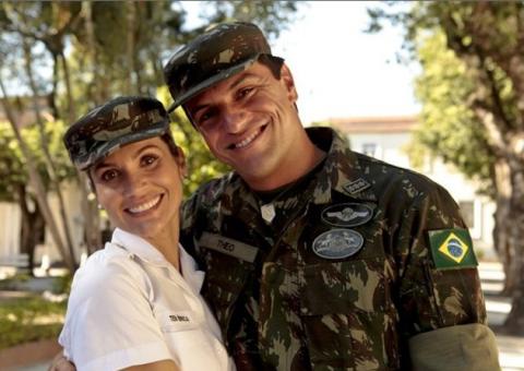 Théo e Érica irão morar juntos