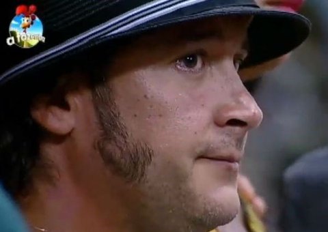 "A Fazenda 7": Roy volta ao confinamento após prisão