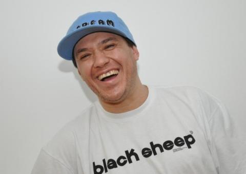 Confira o clipe de "Meu Novo Mundo", do Charlie Brown