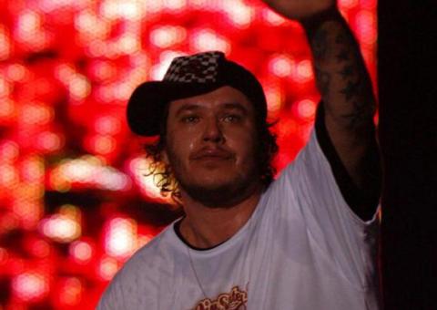 Filho de Chorão alterna entre calma e fúria