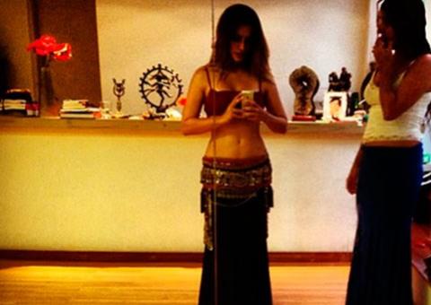 Cleo Pires aprende 'dança dos 7 véus' para 'Salve Jorge'