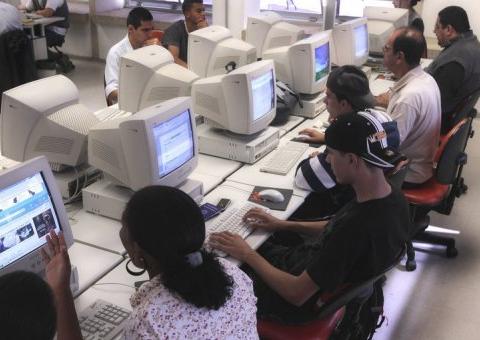 América Latina está 'ficando para trás' no acesso à banda larga, alerta BID