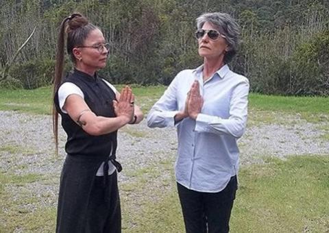 Após desistir de novela, Cássia Kis se hospeda em mosteiro