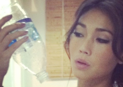 Dani Suzuki fica sem água em casa e desabafa na web