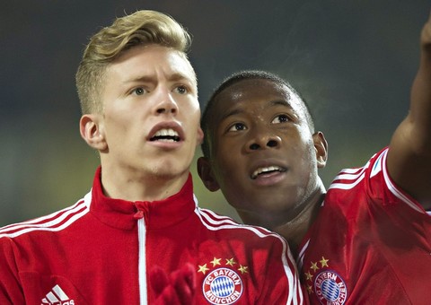 Jogadores do Bayern de Munique postam selfie ousada e causam polêmica