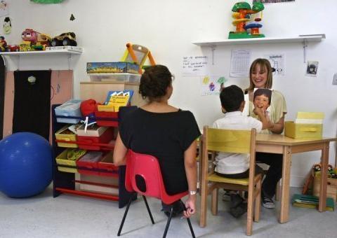 Estudo revela conexões cerebrais fracas em crianças autistas