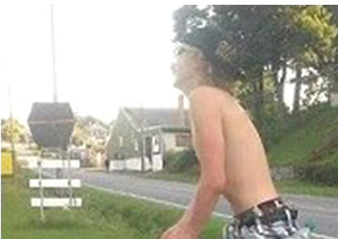 Menor é preso após simular atos sexuais com imagem de Jesus Cisto 