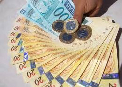 Pensar em dinheiro ajuda a viver mais, revela estudo