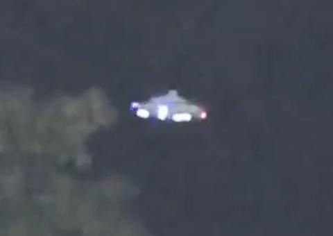 Disco voador é visto e filmado por centenas de pessoas em jogo de Beisebol no Canadá