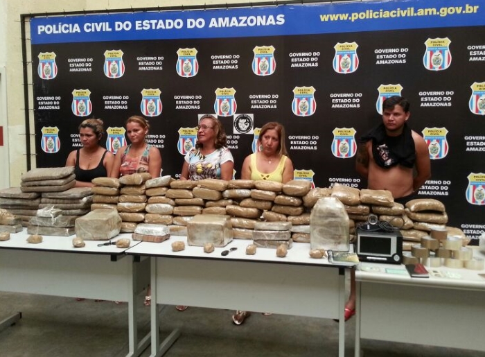 Quadrilha comandada por mulher é presa com mais de 70 kg de droga