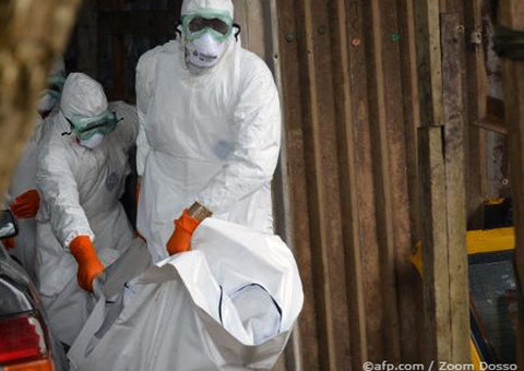 Cuba enviará 165 médicos e enfermeiros a Serra Leoa para combater Ebola