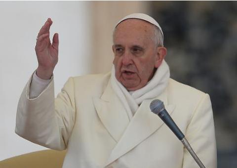  Papa critica 'pensamento único' e defende diversidade religiosa