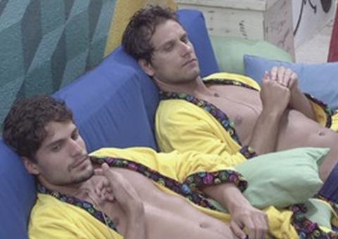 Eliéser revela quer tem que atender o Big Fone