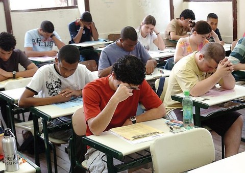 Alunos de 64 escolas no Amazonas são reprovados em redação do Enem