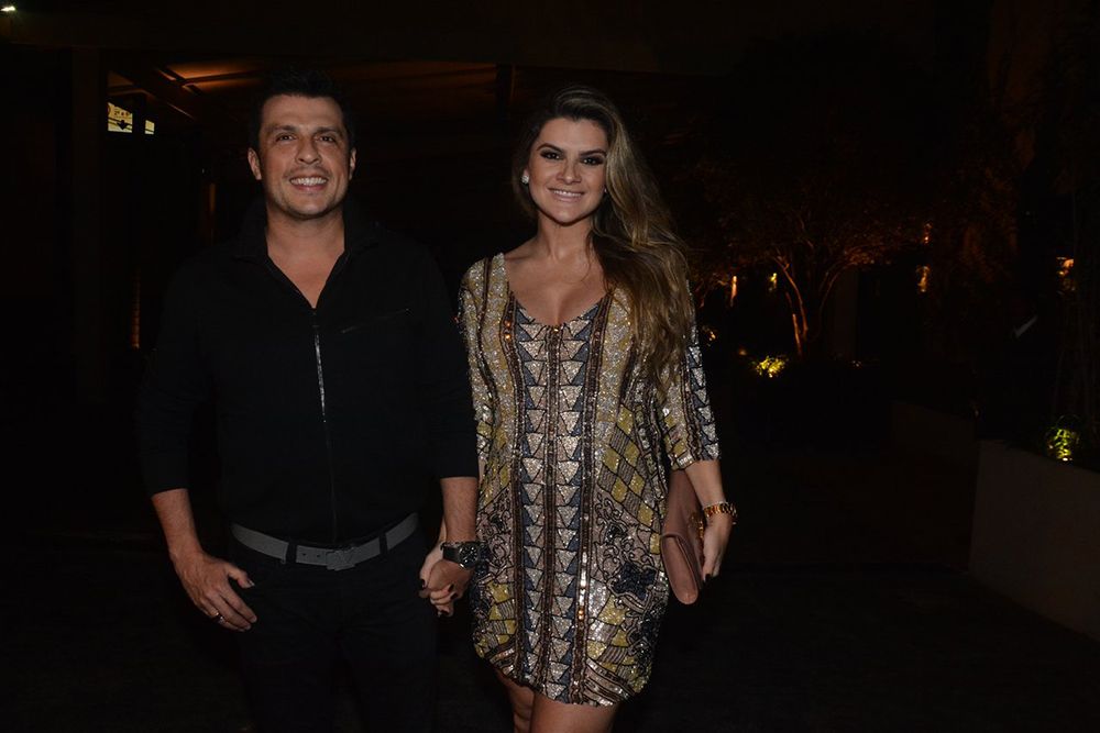 Mirella Santos e Ceará do Pânico apresentam filha nas redes sociais