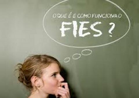 Alunos da Nilton Lins reclamam de financiamento e Aleam intervém 