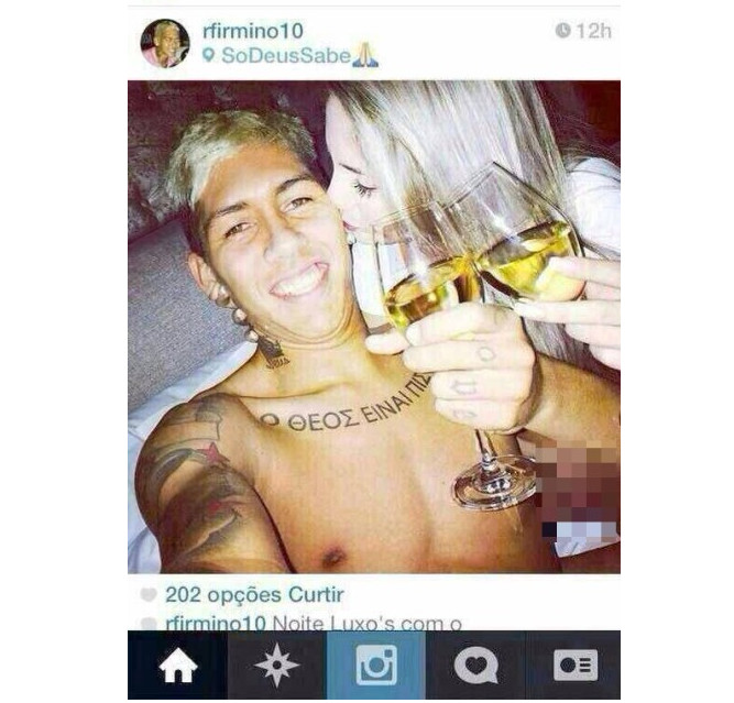 Jogador da Seleção posta foto e deixa parte íntima da noiva à mostra