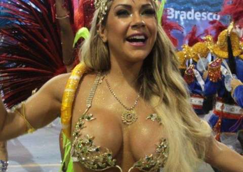 Turbinada, Rainha da Tatuapé chama atenção no Anhembi