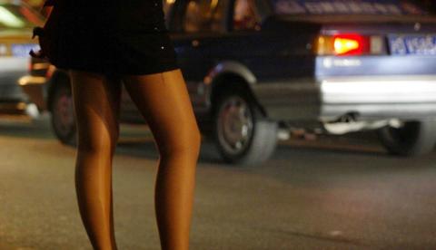 Mulher é suspeita de drogar e prostituir irmã e filhas de 9 e 12 anos