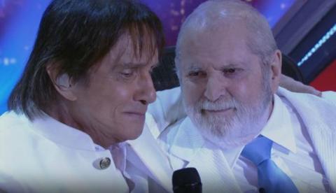 Jô Soares e Roberto Carlos choram em programa e emocionam público