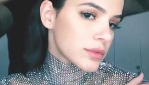 Em vídeo, Bruna Marquezine luta muay thai com barriga sarada à mostra