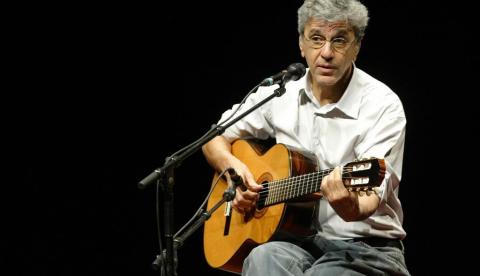 Caetano Veloso é vítima de roubo após show na Bahia