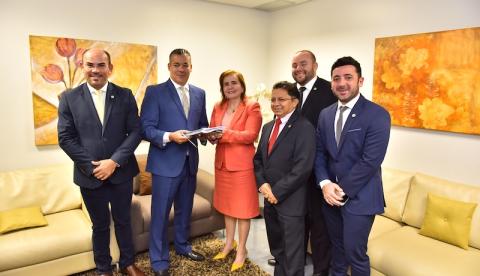 Tribunal de Contas do Amazonas entrega relatório a deputados na Aleam