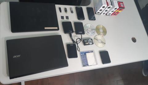 Professor é preso por filmar partes íntimas de alunas com câmera escondida