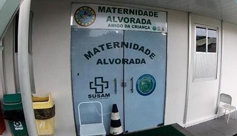Mulher desmaia durante assalto a maternidade em Manaus