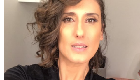 Ao criticar Bolsonaro, Paola Carosella discute com seguidor e dispara: 'Fica calada a tua b****'