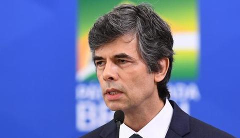 Nelson Teich vem a  Manaus acompanhar crise no sistema de saúde