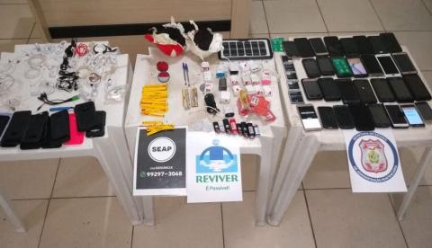 Agentes penitenciários impedem arremesso de produtos ilegais no Compaj