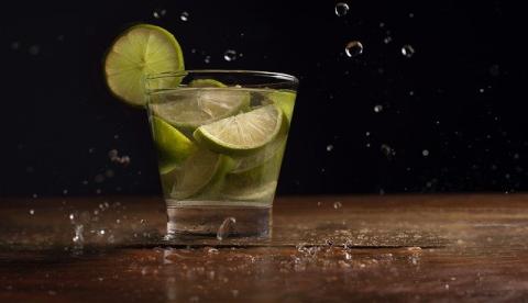 Dia Nacional da Cachaça: Bebida brasileira já foi símbolo de resistência