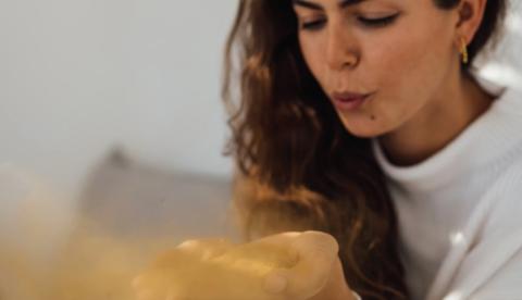 Dia de soprar canela: veja simpatias para fazer no último mês do ano