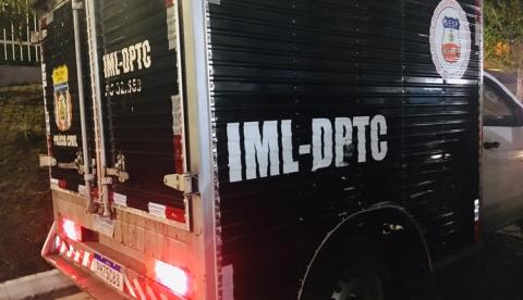 Corpo amarrado é deixado em área de mata na AM-070