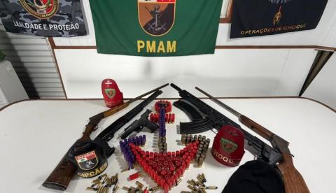 PM apreende arsenal e gera prejuízo de R$ 146 mil aos "piratas do rio" em Jutaí