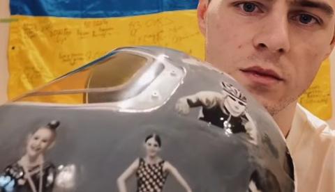 Capacete em homenagem a vítimas da guerra leva à desclassificação de atleta da Ucrânia