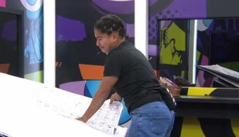 Milena é barrada da festa de Jonas, falha em desafio e cai no choro