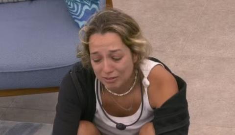 Samira chora com medo de ser emparedada e é repreendida por Chaiany