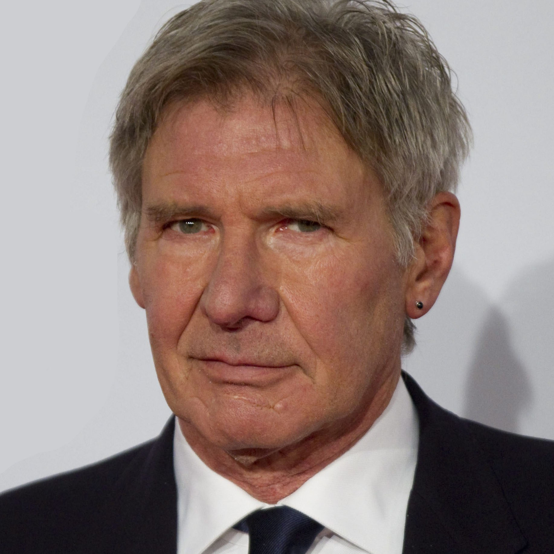 Harrison Ford sofre acidente de avião, mas está fora de perigo