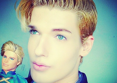  'Ken Humano' brasileiro pensa em desistir de carreira após problemas com hidrogel